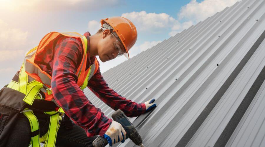 Professional gutter cleaning in Baltimore, MD